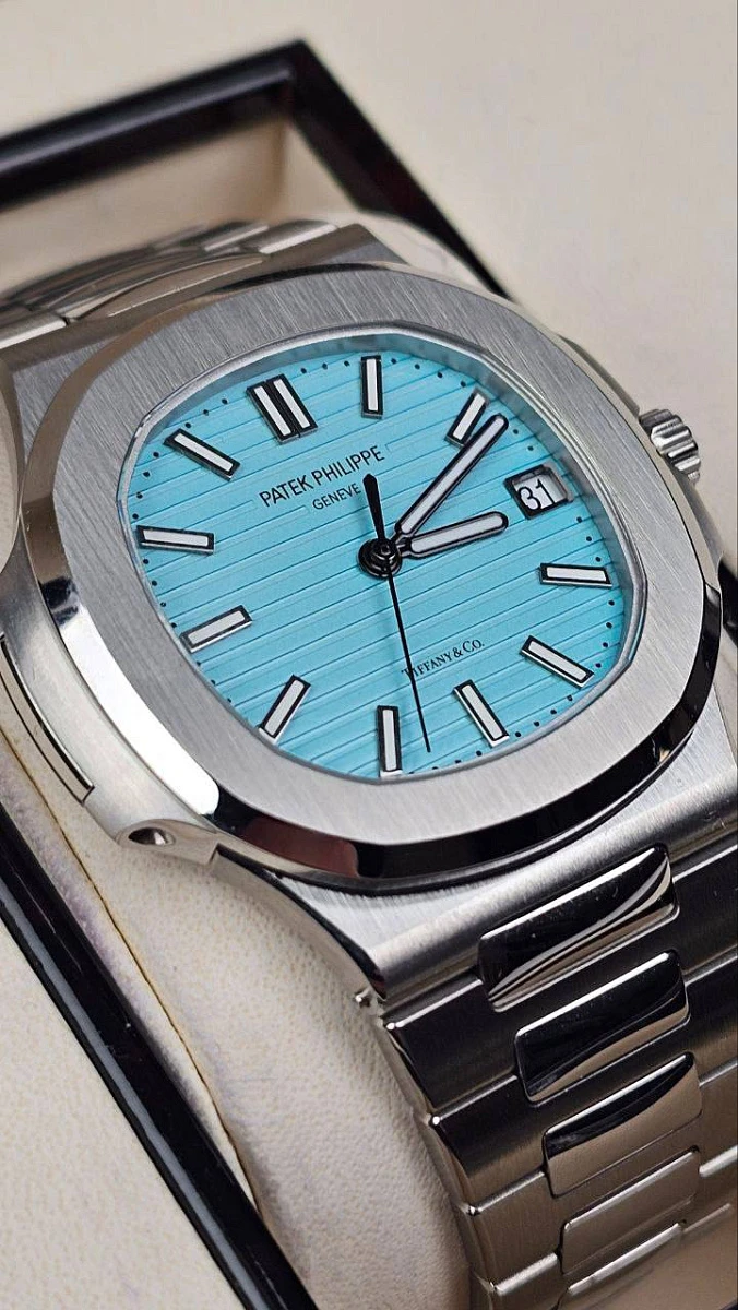 Купить копии элитных часов  Patek Philippe Nautilus Tiffany 5711/1A-018: в наличии!