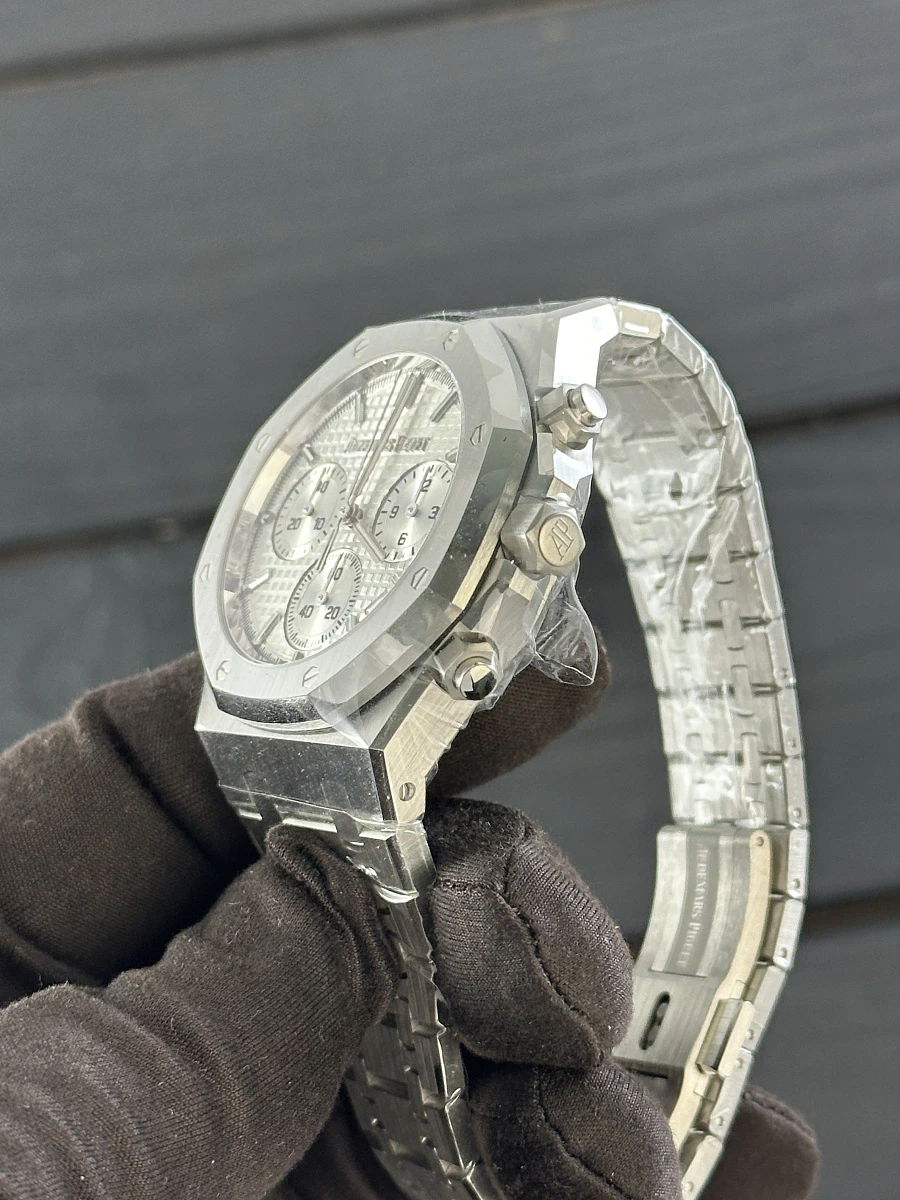 Купить копии элитных часов  Audemars Piguet Royal Oak Chronograph 41mm Silver 26240ST.OO.1320ST.07: в наличии!
