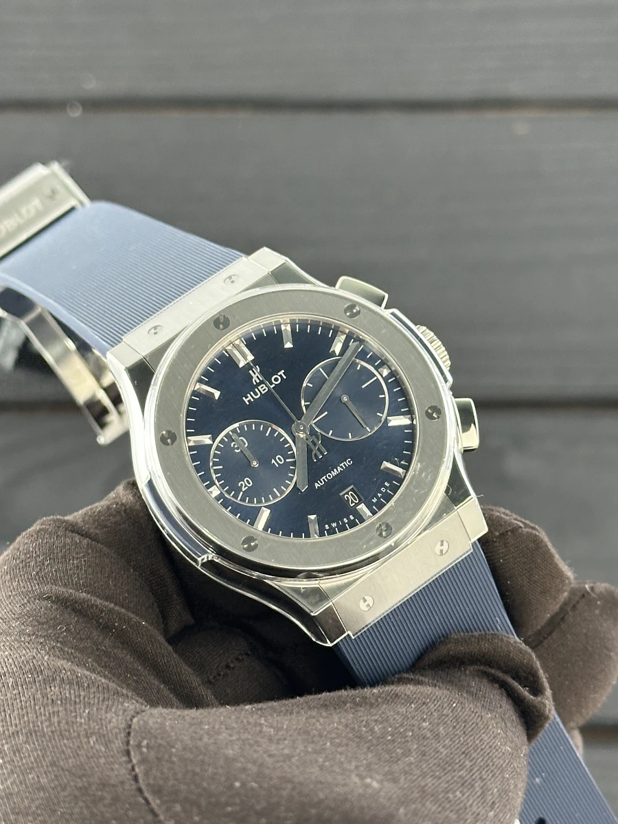 Купить копии элитных часов  Hublot Classic Fusion Chronograph Titanium Blue 45 mm 521.NX.7170.RX: в наличии!