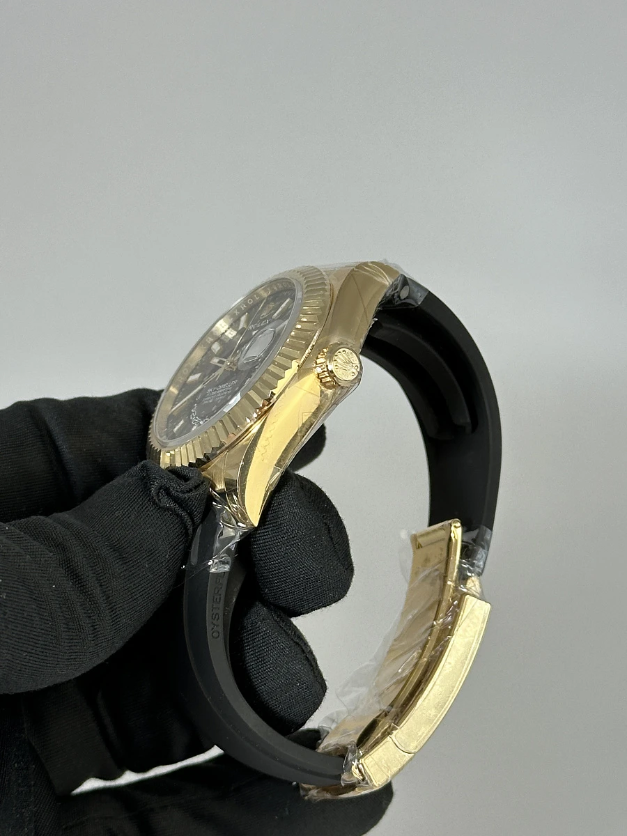 Купить копии элитных часов  Rolex - Oyster Perpetual Sky-Dweller Yellow Gold Oysterflex 336238-0002: в наличии!