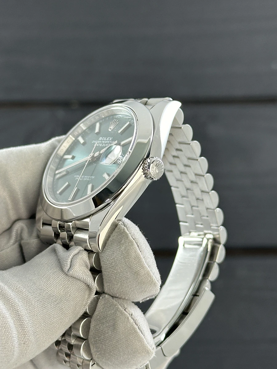 Купить копии элитных часов  Rolex Datejust Oyster Oystersteel 41 mm 126300: в наличии!