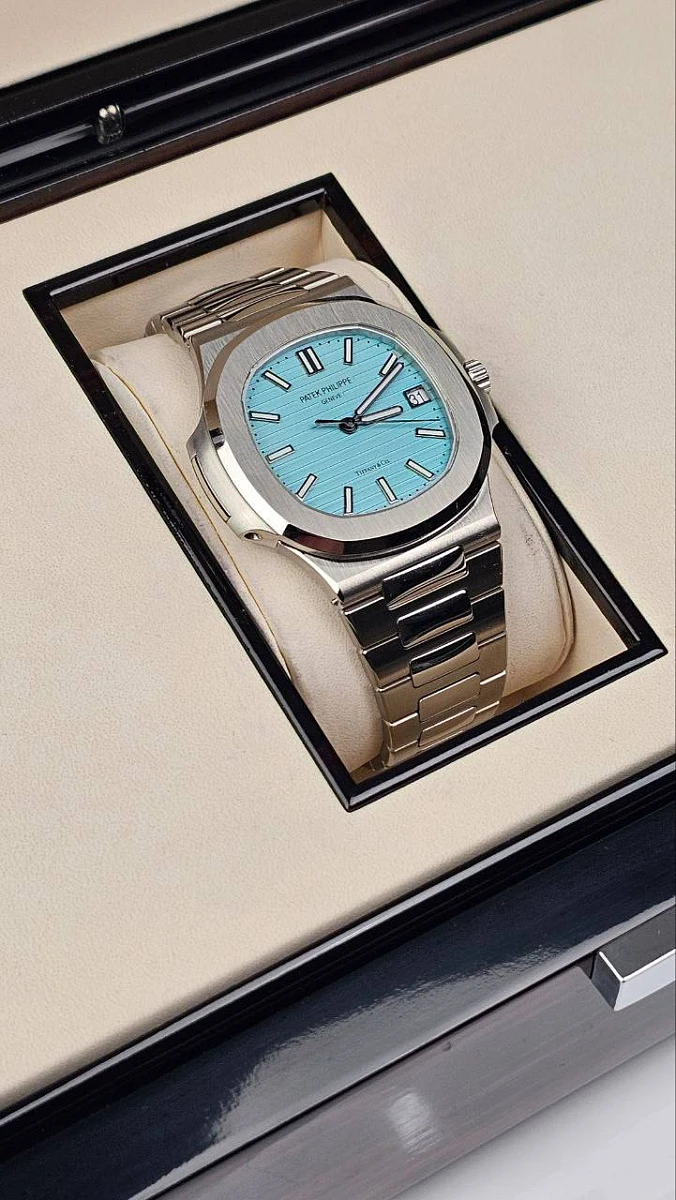 Купить копии элитных часов  Patek Philippe Nautilus Tiffany 5711/1A-018: в наличии!