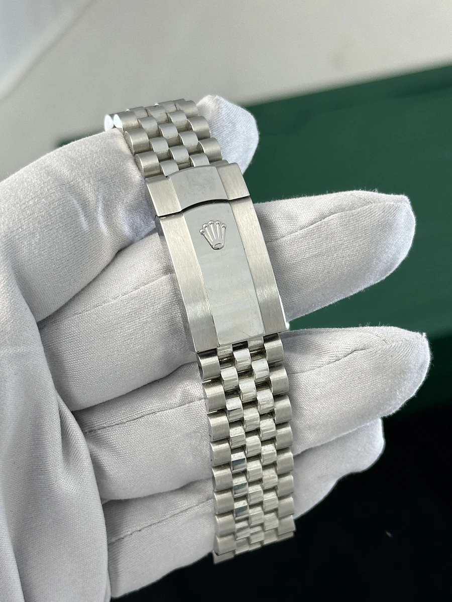 Купить копии элитных часов  Rolex Datejust 41mm Wimbledon 126334: в наличии!