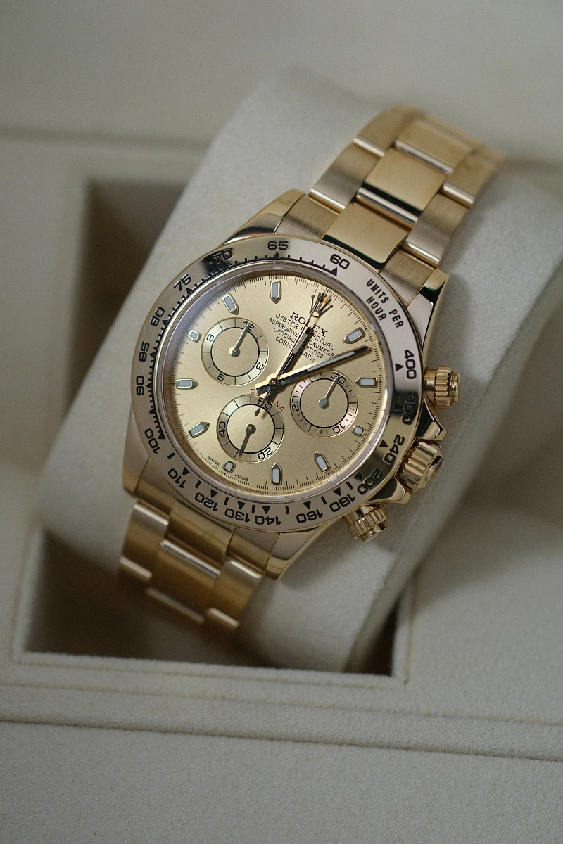 Купить копии элитных часов  Rolex Cosmograph Daytona 40mm Yellow Gold 116508: в наличии!
