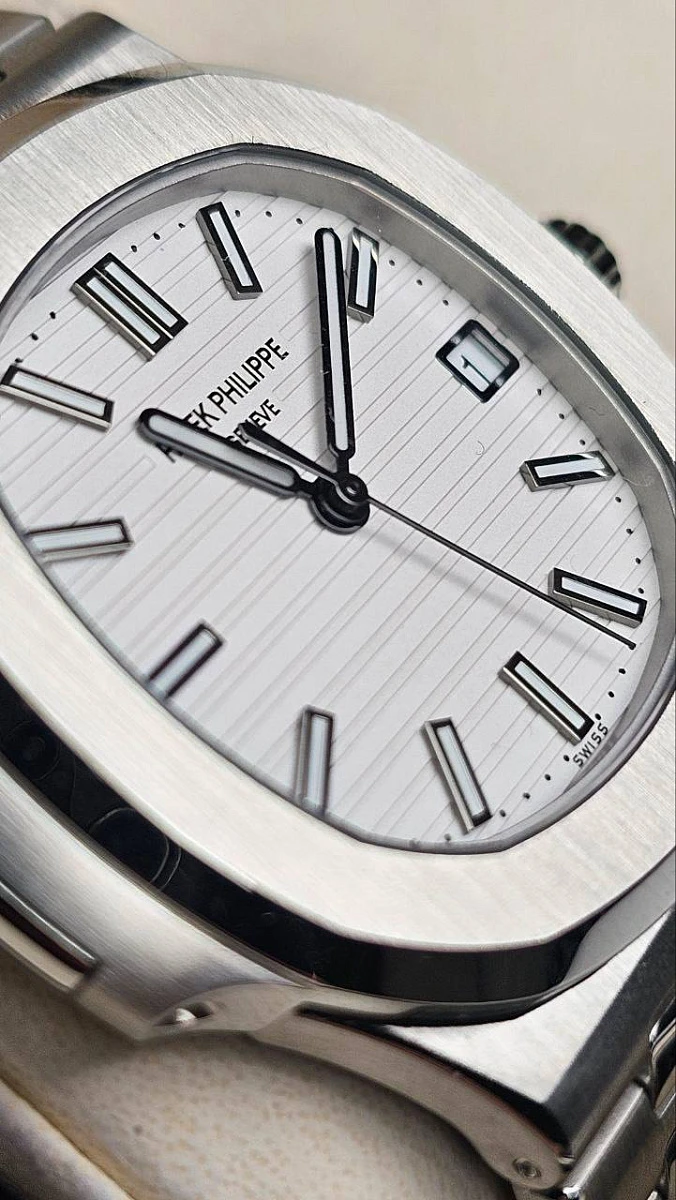 Купить копии элитных часов  Patek Philippe Nautilus 5711/1A-011 : в наличии!
