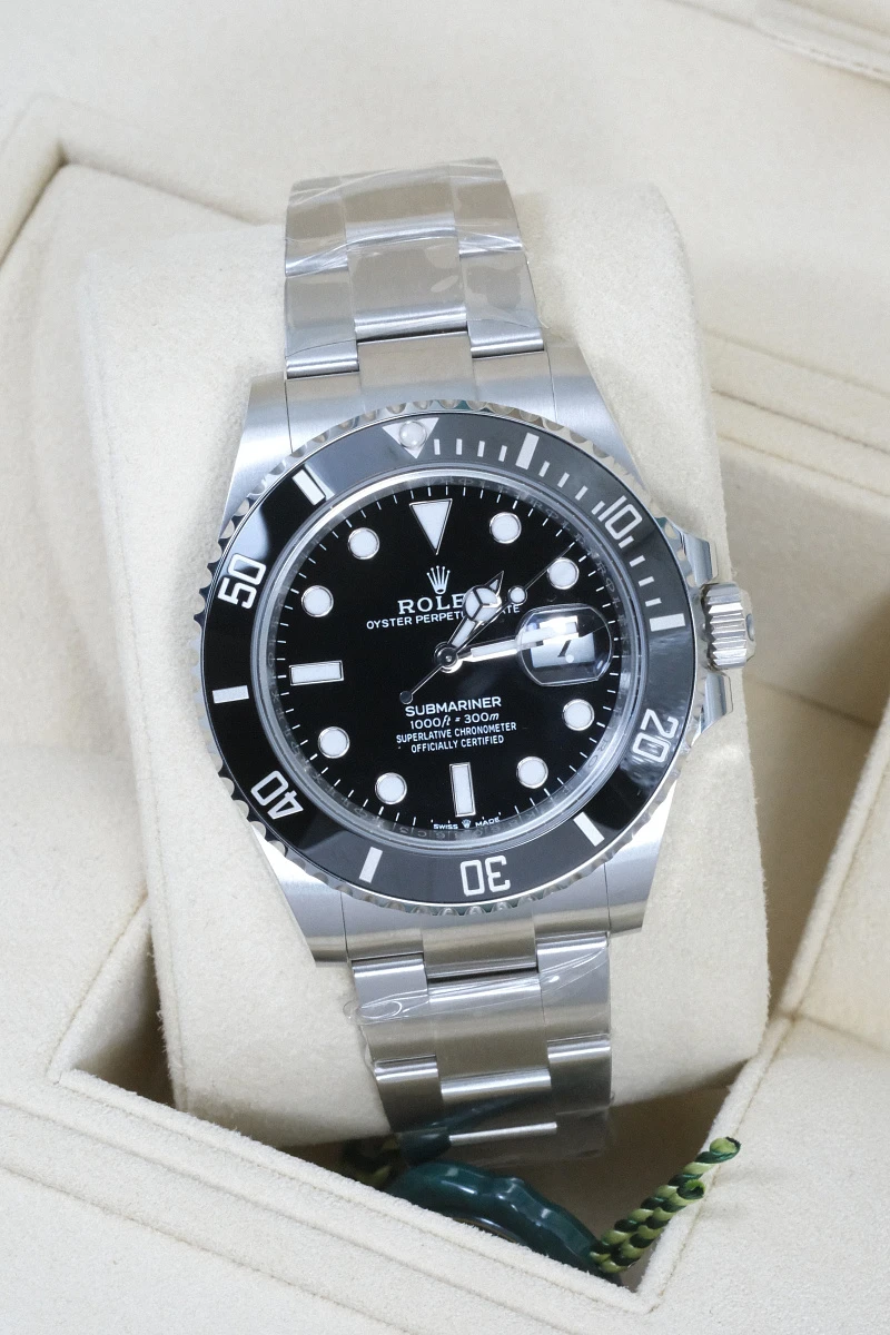 Купить копии элитных часов  Rolex Oyster Perpetual Submariner Date 126610LN: в наличии!