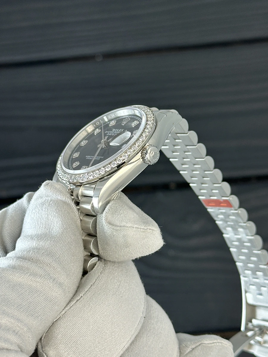 Купить копии элитных часов  Rolex OYSTER PERPETUAL DATEJUST 36 Diamonds Bezel Black Dial 126284RBR: в наличии!