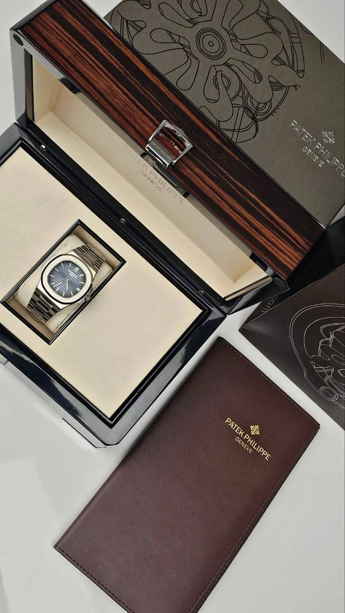 Купить копии элитных часов  Patek Philippe Nautilus 5711/1A-010: в наличии!