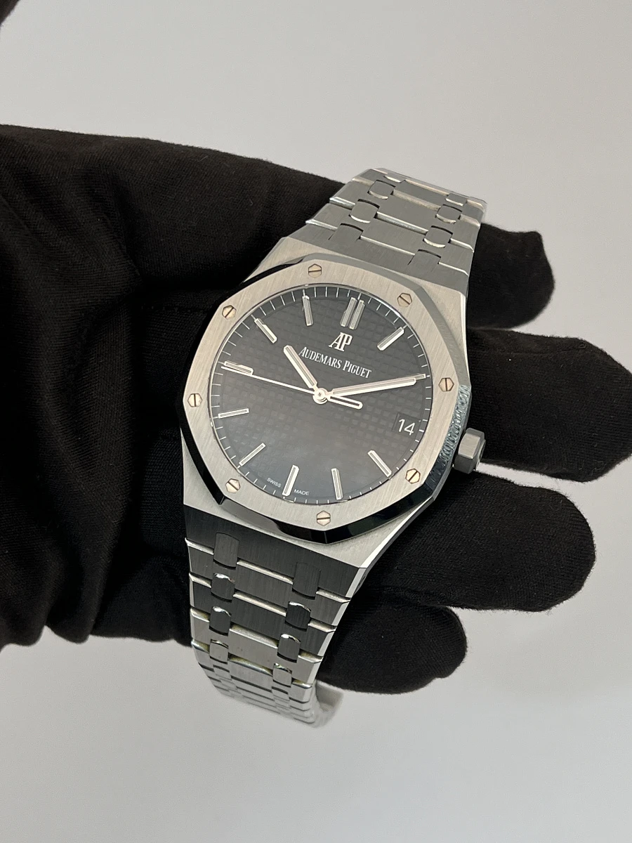 Купить копии элитных часов  Audemars Piguet Royal Oak 41mm Black Dial 15500ST.00.1220ST.03: в наличии!