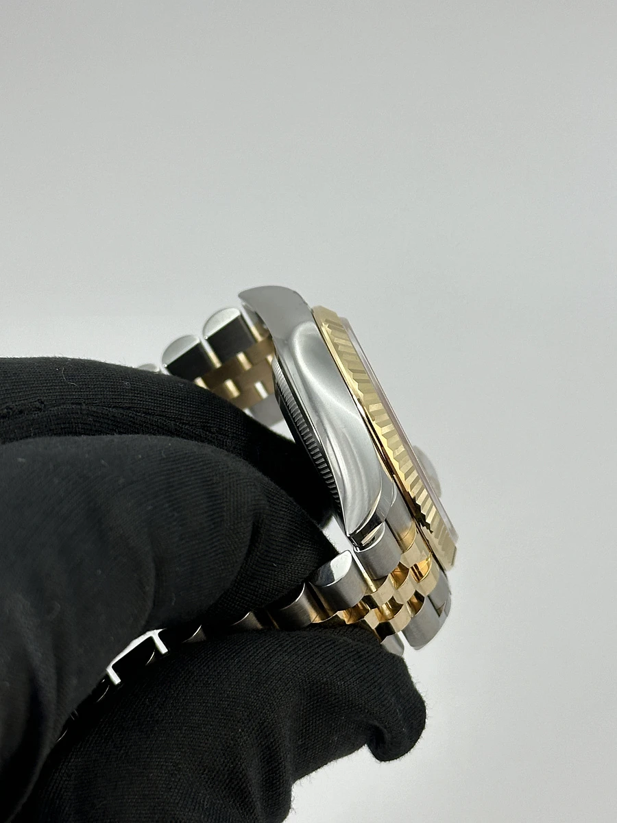 Купить копии элитных часов  Rolex Datejust 36mm Steel &amp; Yellow Gold Fluted Motif 126233: в наличии!