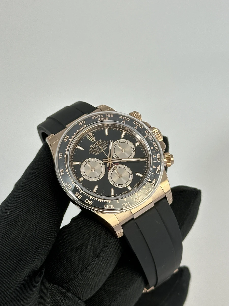 Купить копии элитных часов  Rolex Cosmograph Daytona Rose Gold Oysterflex 126515: в наличии!