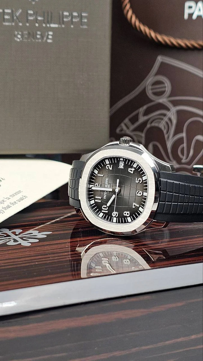 Купить копии элитных часов  Patek Philippe Aquanaut 5167A-001: в наличии!