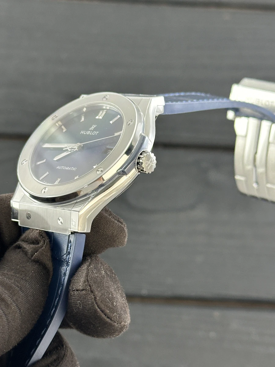 Купить копии элитных часов  Hublot Fusion 45mm Blue Titanium Leather 511.NX.7170.RX: в наличии!