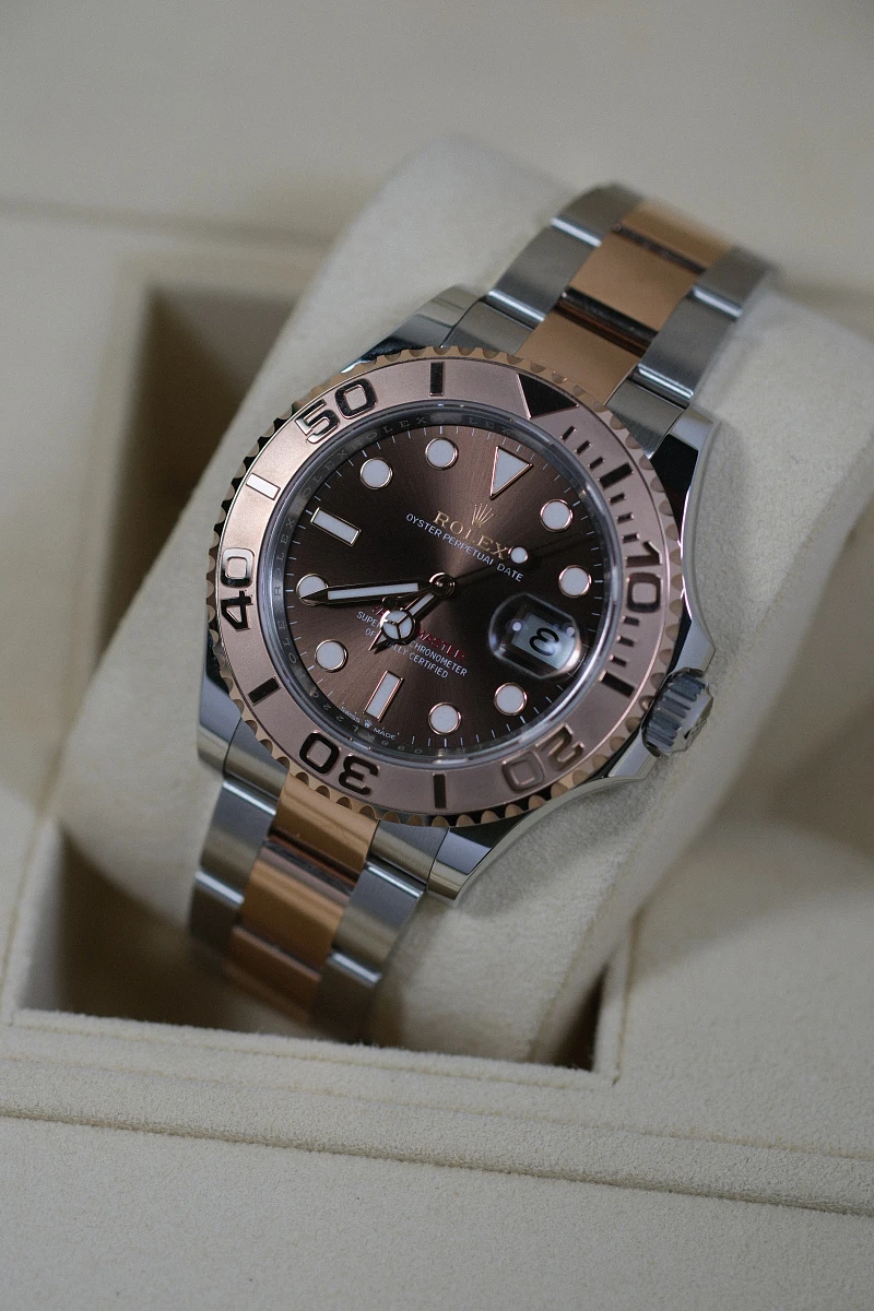 Купить копии элитных часов  Rolex Yacht-Master 40mm Steel and Everose Gold 126621: в наличии!