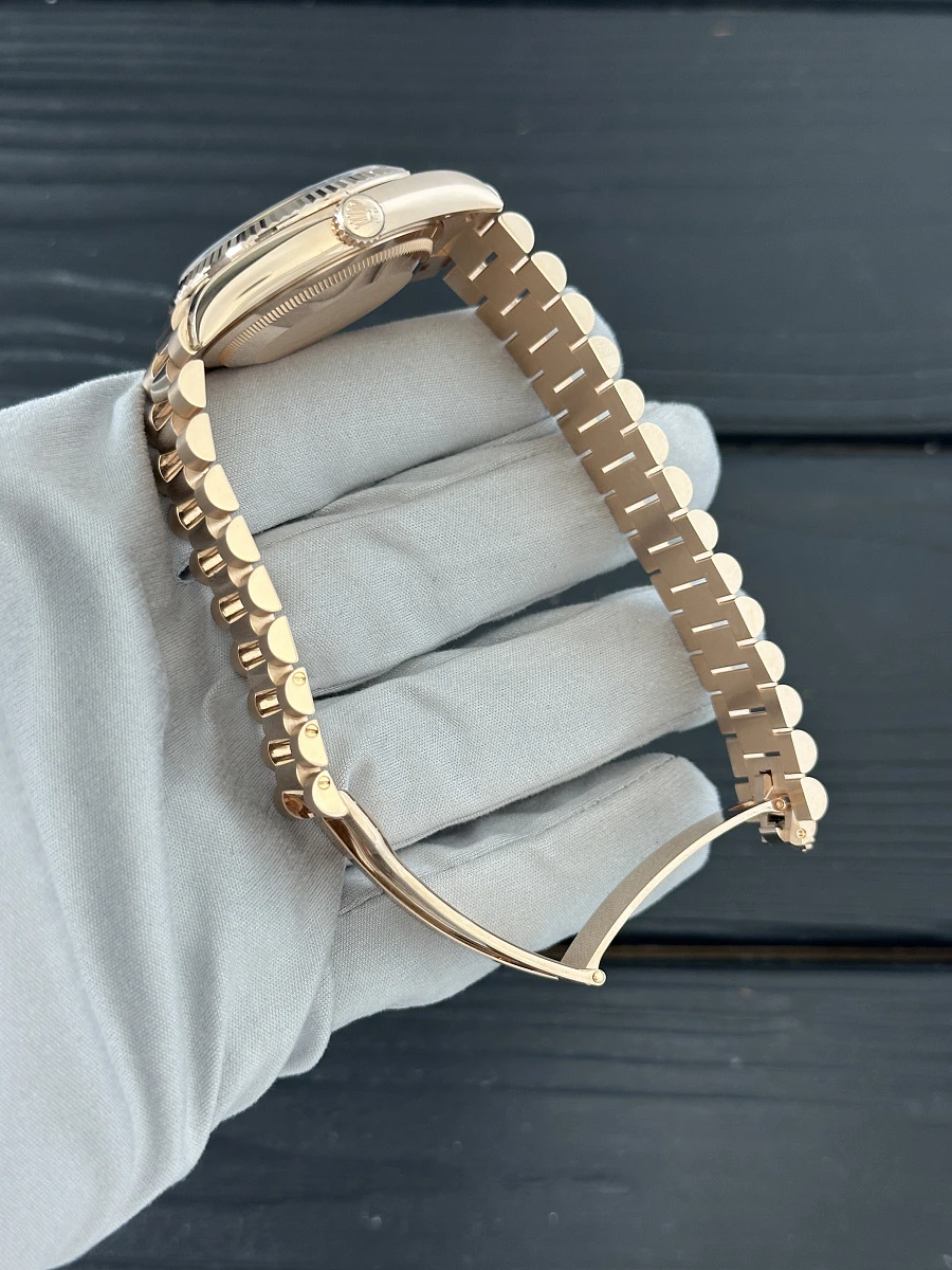 Купить копии элитных часов  Rolex Day-Date 36mm Everose Gold 128235-0068: в наличии!