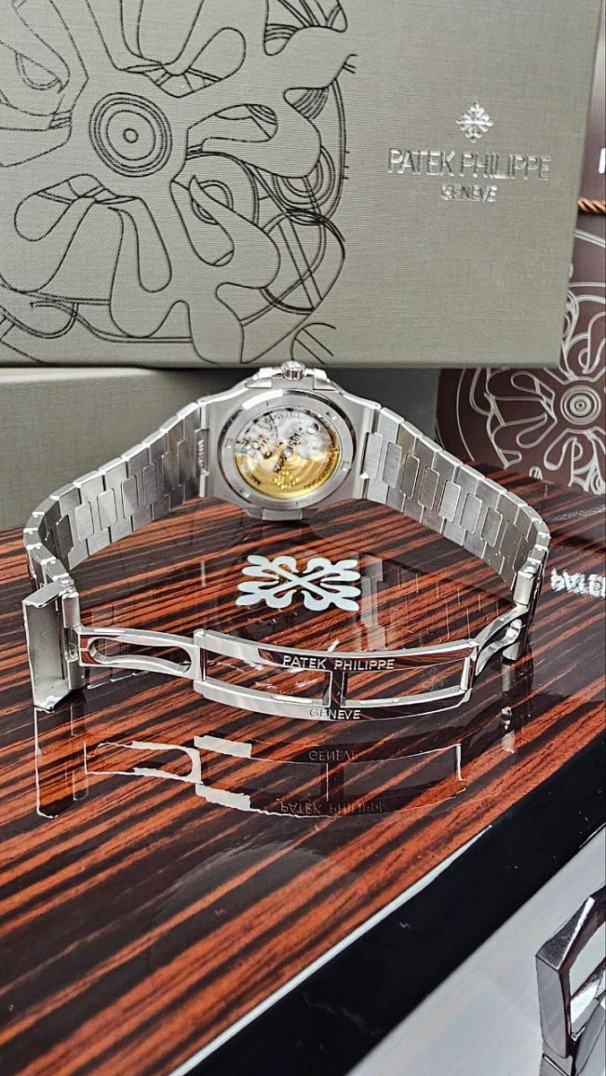 Купить копии элитных часов  Patek Philippe Nautilus Tiffany 5711/1A-018: в наличии!